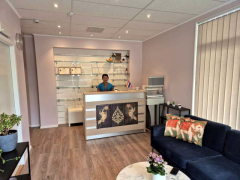 Warm & Relaxing Thai Massage by Arriya